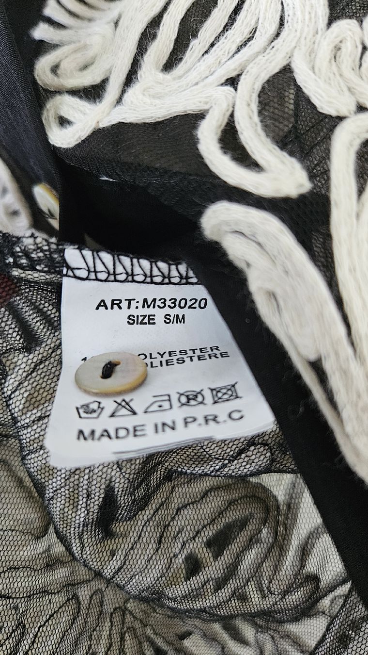 Camicette: Aussergewöhnliche Bluse mit 3D-Effekt – Nuovo (secondo la descrizione) da Hettlingen venduto da Leaena279 5