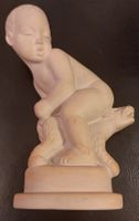 Vintage Design. Skulptur "Knabe auf Hund" von Sv. Lindhart.