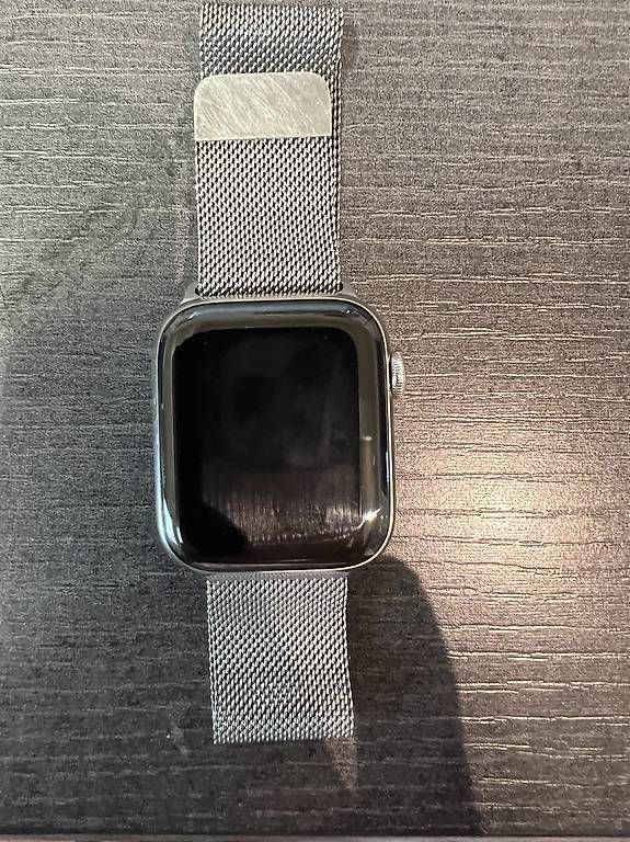 Apple Smartwatch: Apple Watch Serie 6 – Gebraucht aus Aarwangen von Urtsa