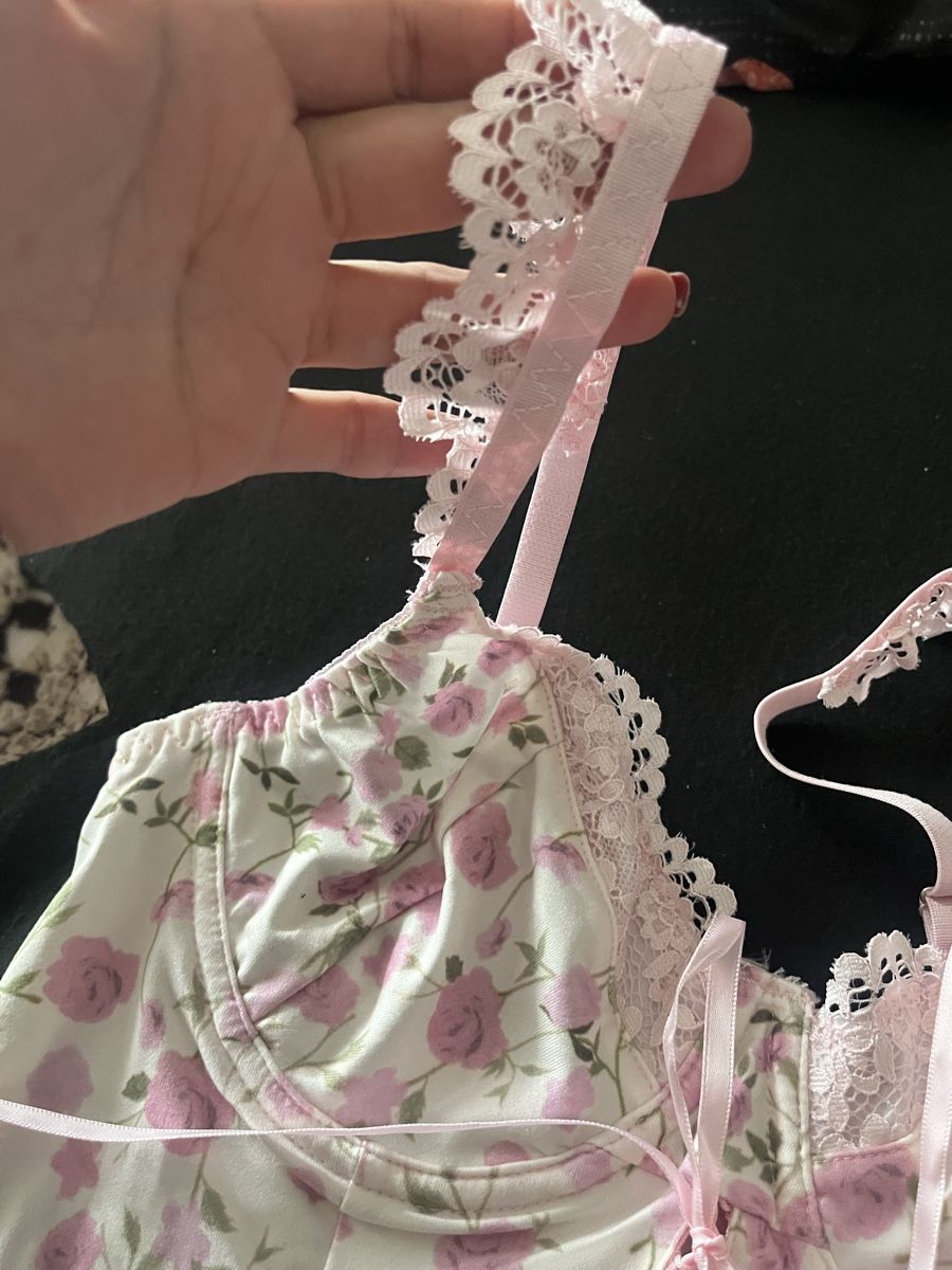 Top: Floral Print Corset Top – Nuovo (secondo la descrizione) da Olten venduto da sae_82z2 7