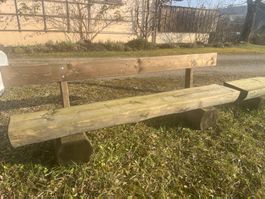 Sitzbank aus massivem Holz wetterfest mit Lehne