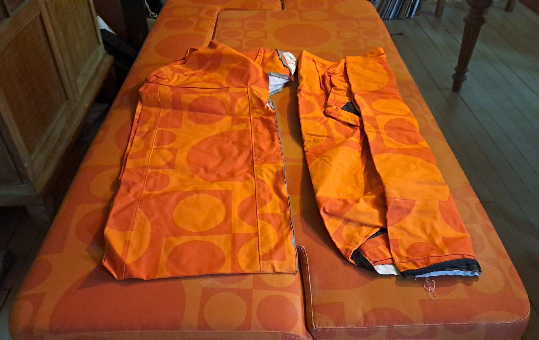 Sofas: Bettsofa mit neuer Stoffhülle – Gebraucht aus Zürich von welthit 2