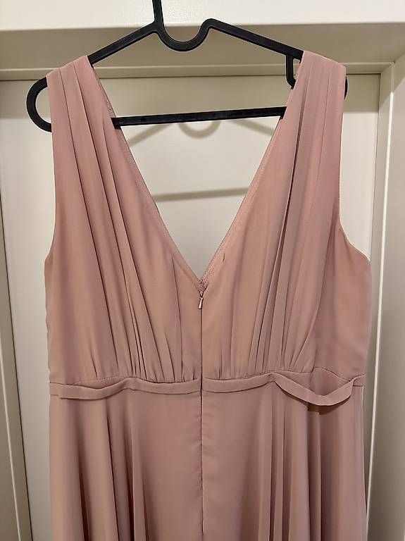 Vestiti: Abendkleid / Festkleid – Usato da Jona venduto da DeRoGio 2