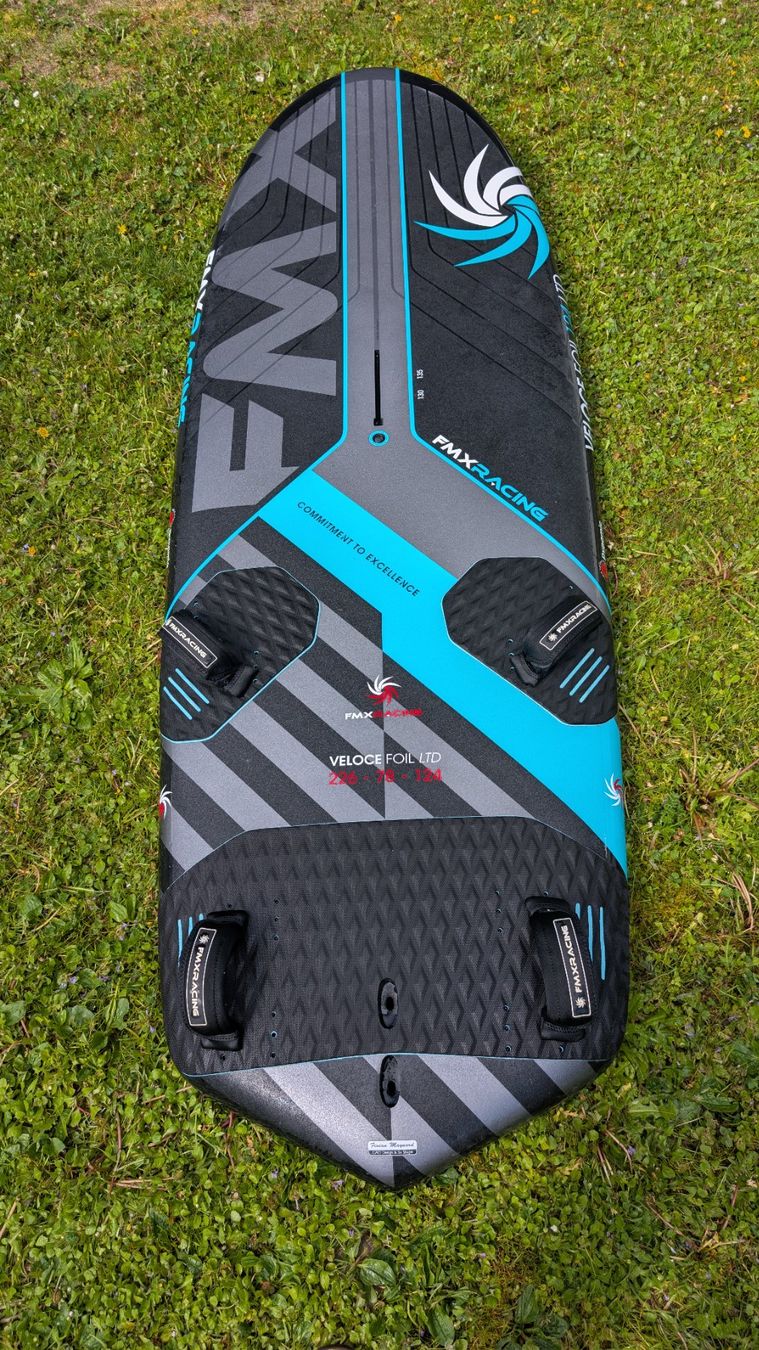 Tavole da surf e di nuoto: FMX Veloce Foil Freeride Board mit Starboard Foil – Usato da Gerolfingen venduto da deluk