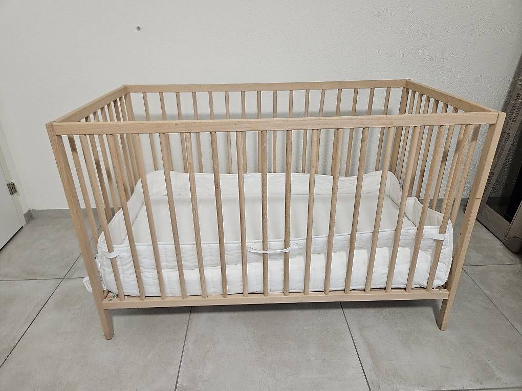 Ikea Betten: IKEA cot Sniglar - Kostüm Matratze Stoßstange – Gebraucht aus Zürich von ber_h7qw