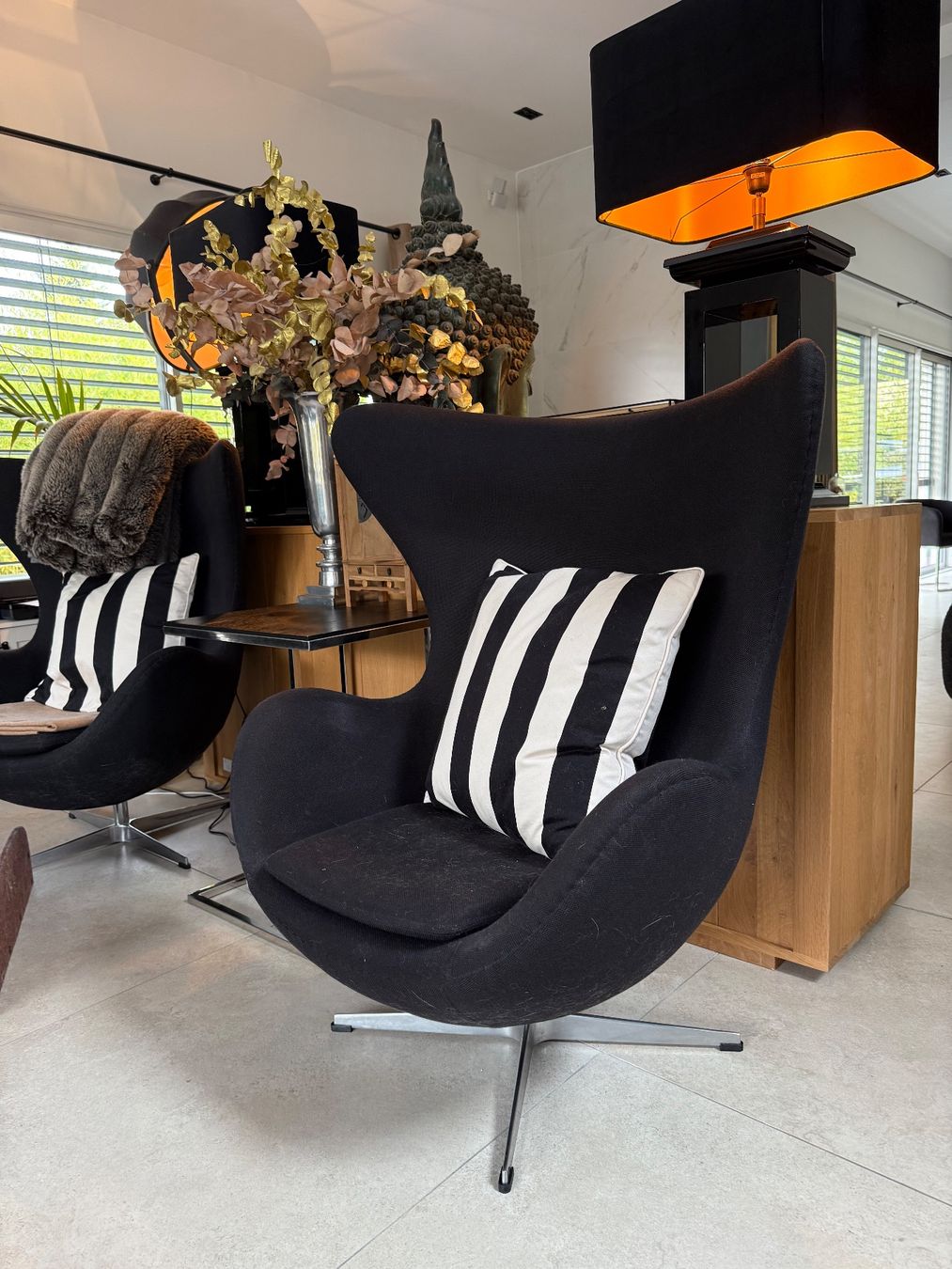 Poltrone: EGG CHAIR TISSU NOIR – Usato da Geneve venduto da PascalPup
