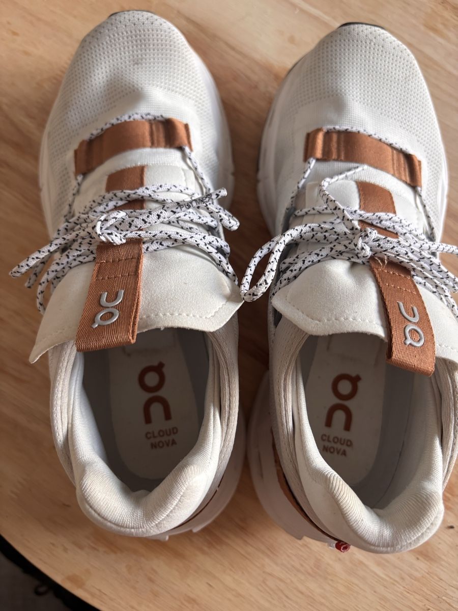 On Scarpe da donna: ON Cloud Nova Laufschuhe Weiss/Braun Grösse 40 – Usato da Frauenfeld venduto da myl_msh9 2