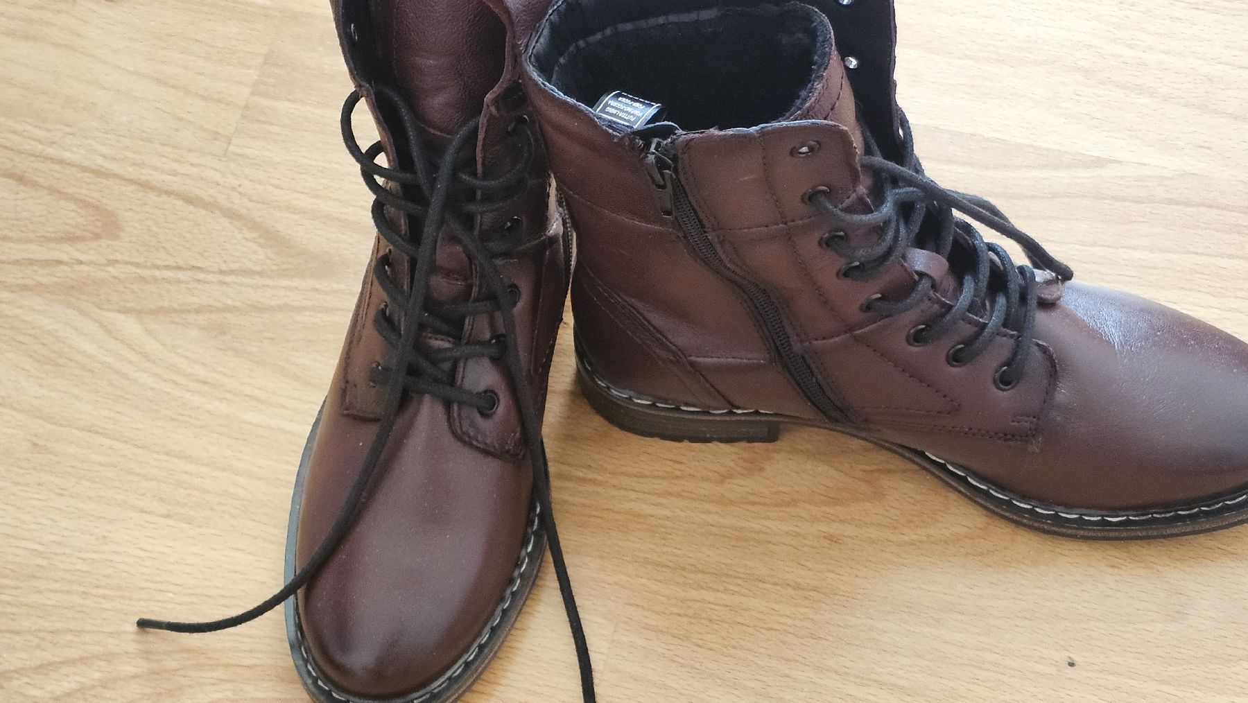 Chaussures femmes: Neue Leder-Boots Grösse 38 – Neuf (Voir description) à Rüschlikon par Schildchroetli 1