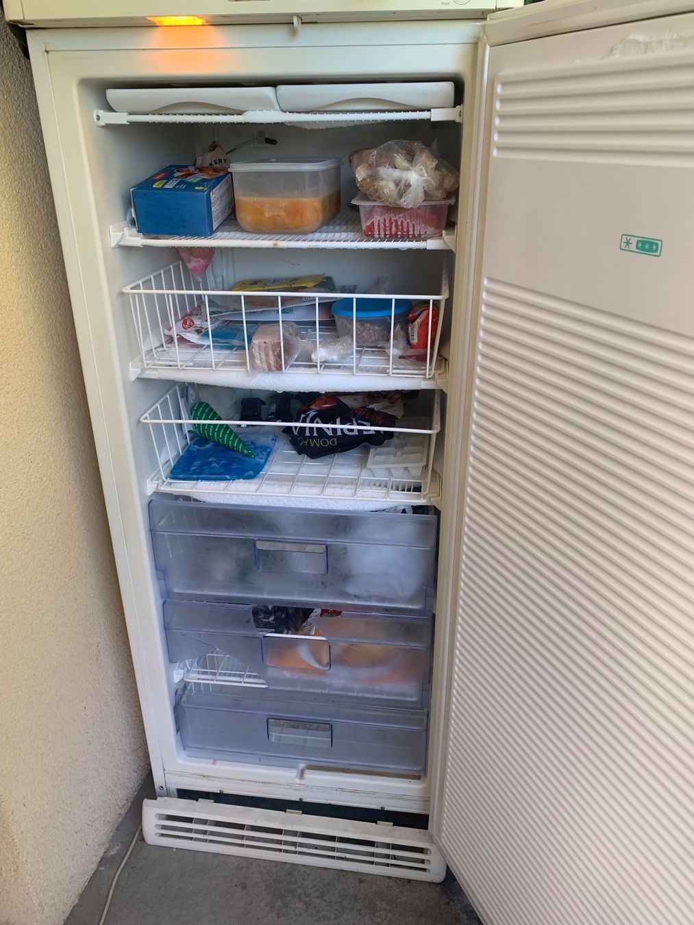 Gefrierschrank: Tiefkühlschrank – Gebraucht aus Kloten von Slavi5 1