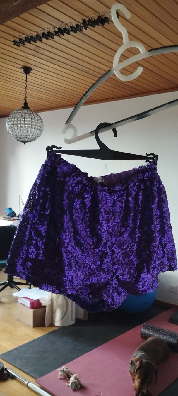 Pantalons: Short purple glitter – Neuf avec emballage d'origine à St-Aubin-Sauges par Sonia-Ka 1