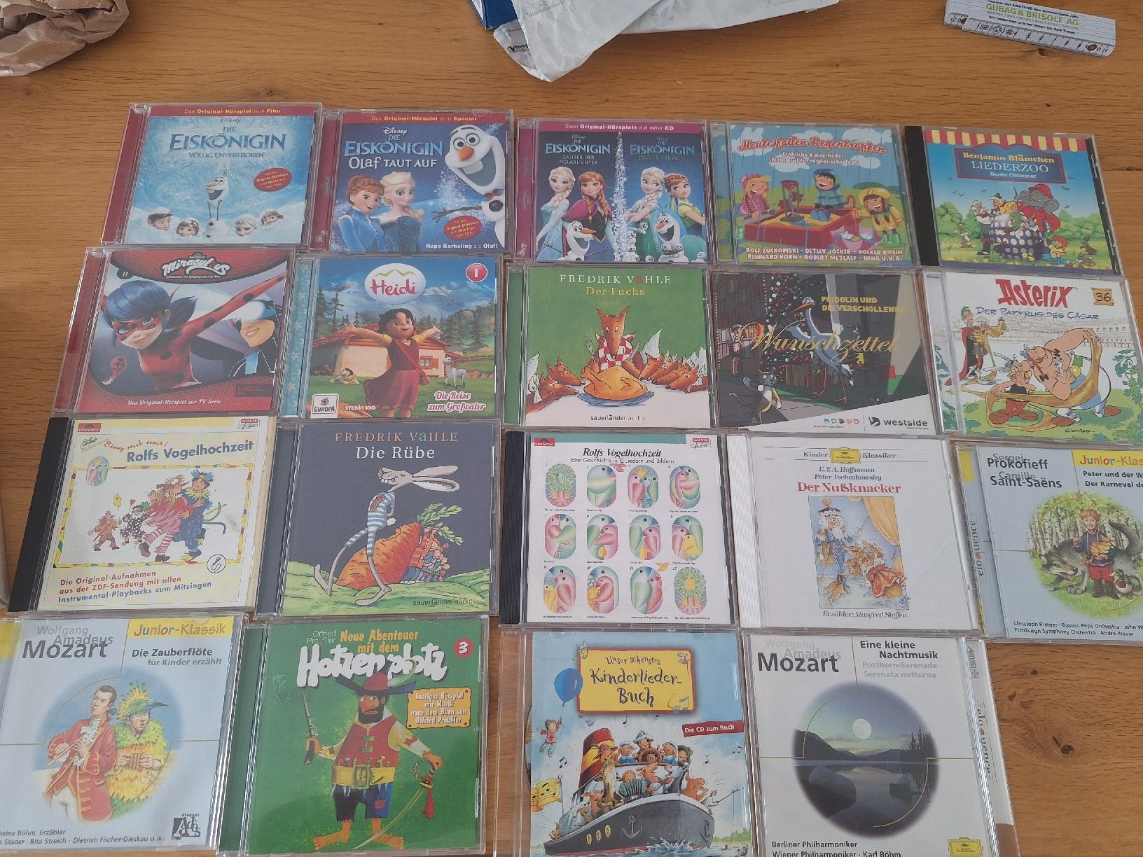 Livres audio: Hörspiele Sammlung – D'occasion à Wanzwil par chlinih93 3