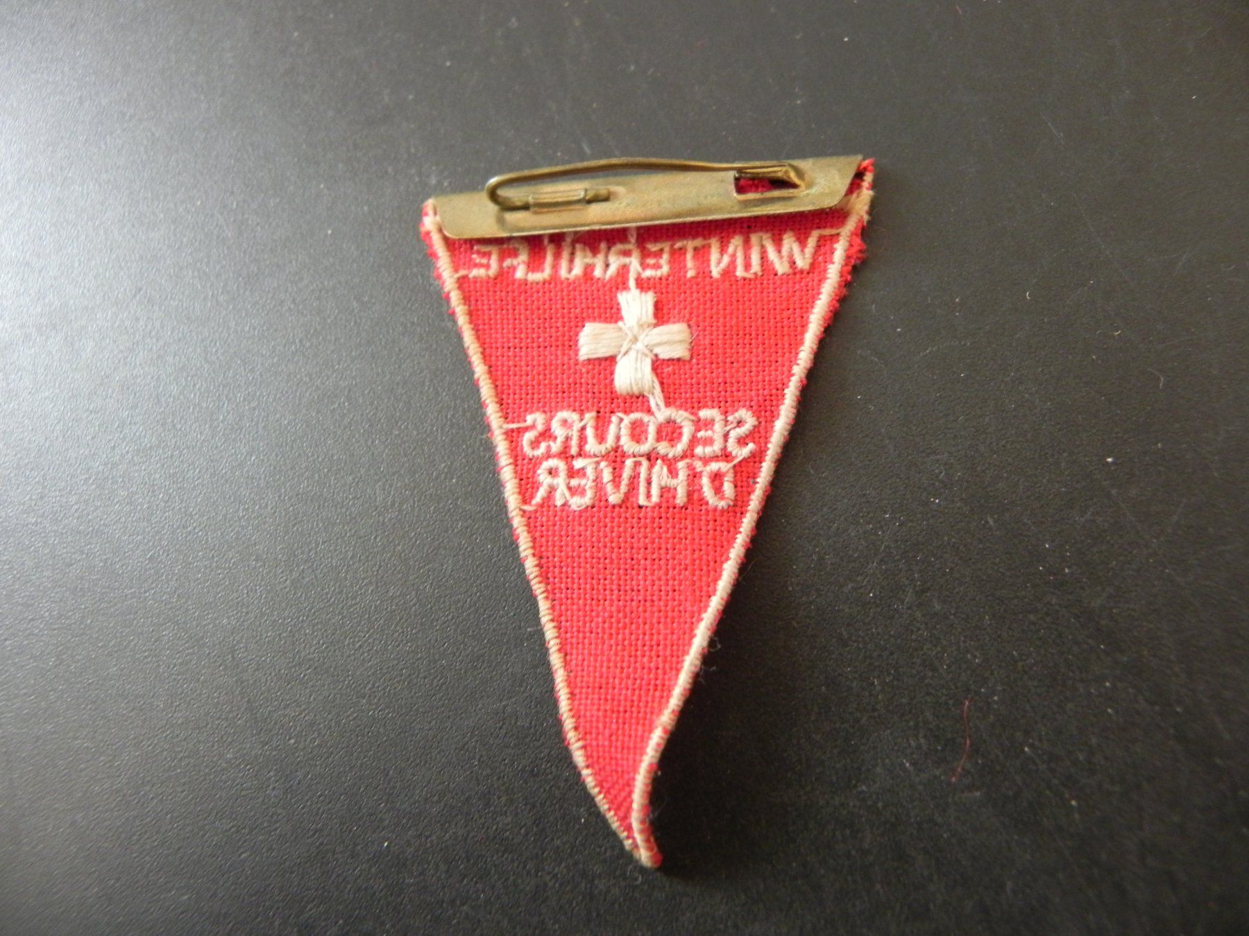 Broschen & Nadeln: Abzeichen Winterhilfe 1942 – Gebraucht aus Biel/Bienne von Gogolozi 1
