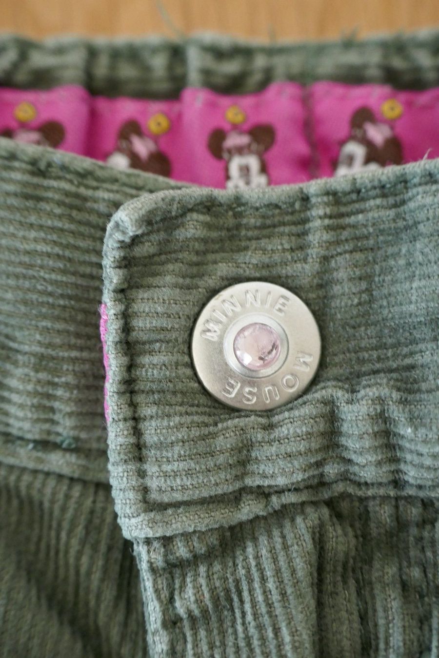 H&M Pantaloni: Shorts mit Minnie Mouse Gr. 92 / short – Usato da Villars-sur-Glâne venduto da richardette 2