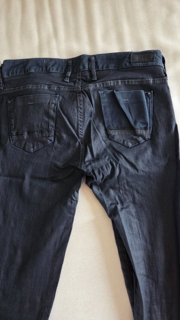 Jeans: Schwarze Röhrenjeans von LTB Gr. 32, – Usato da Zürich venduto da lis_975j 4