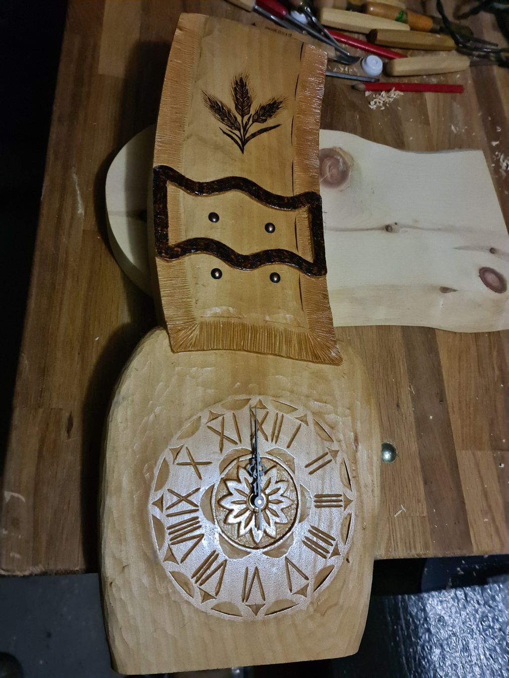 Articoli in legno: Treicheluhr lindenholz geschnitzt – Nuovo (secondo la descrizione) da Siebnen venduto da Holzwork75