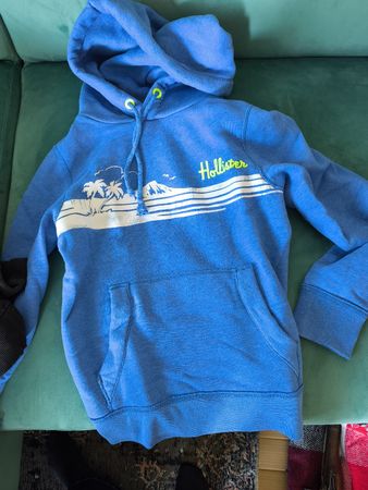Hollister Kapuzenpullover blau mit Druck Motiv Grösse S
