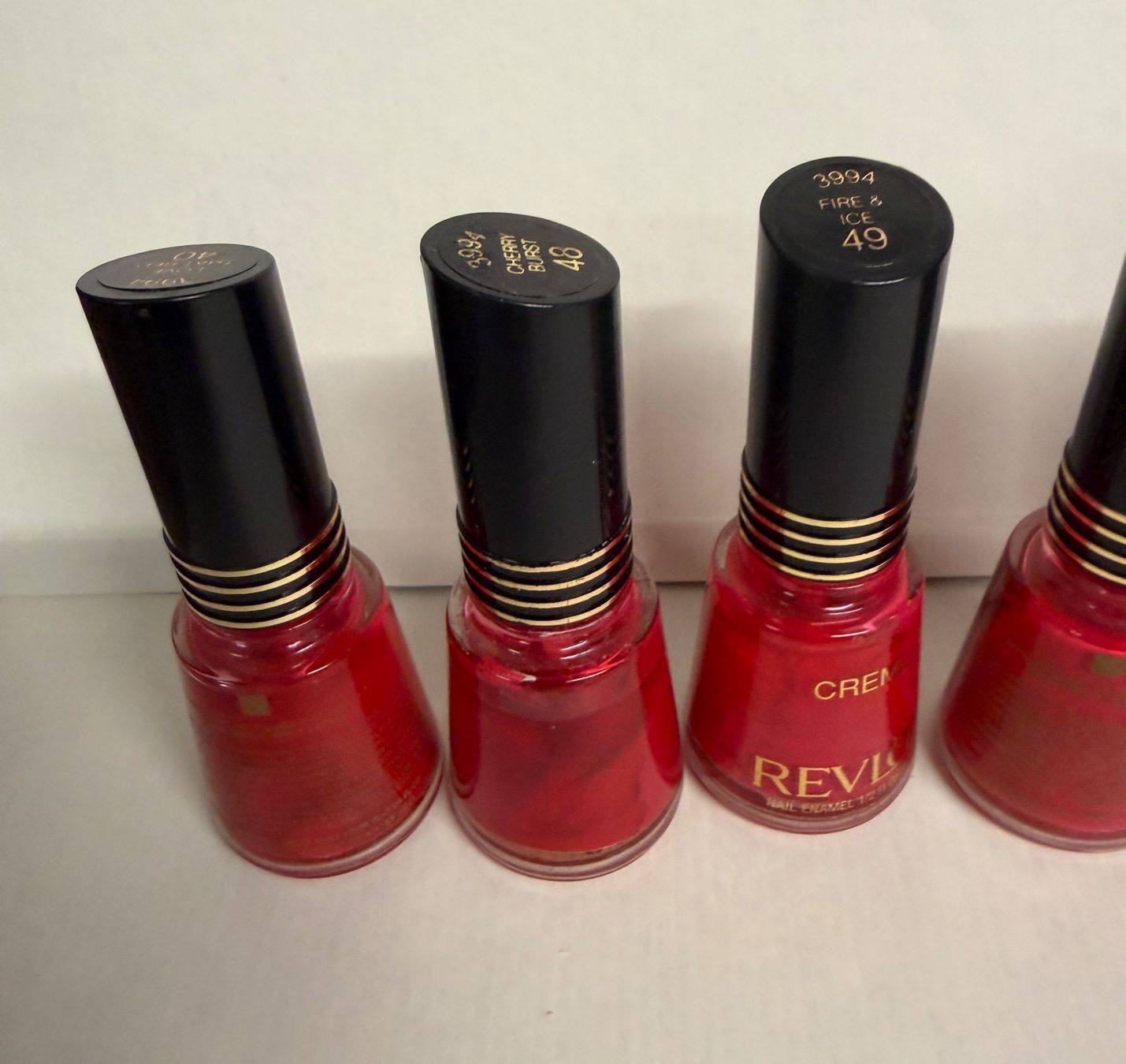 Smalto per unghie: Rote Nagellacke von Revlon und OPI – Usato da Nussbaumen AG venduto da Owert 2