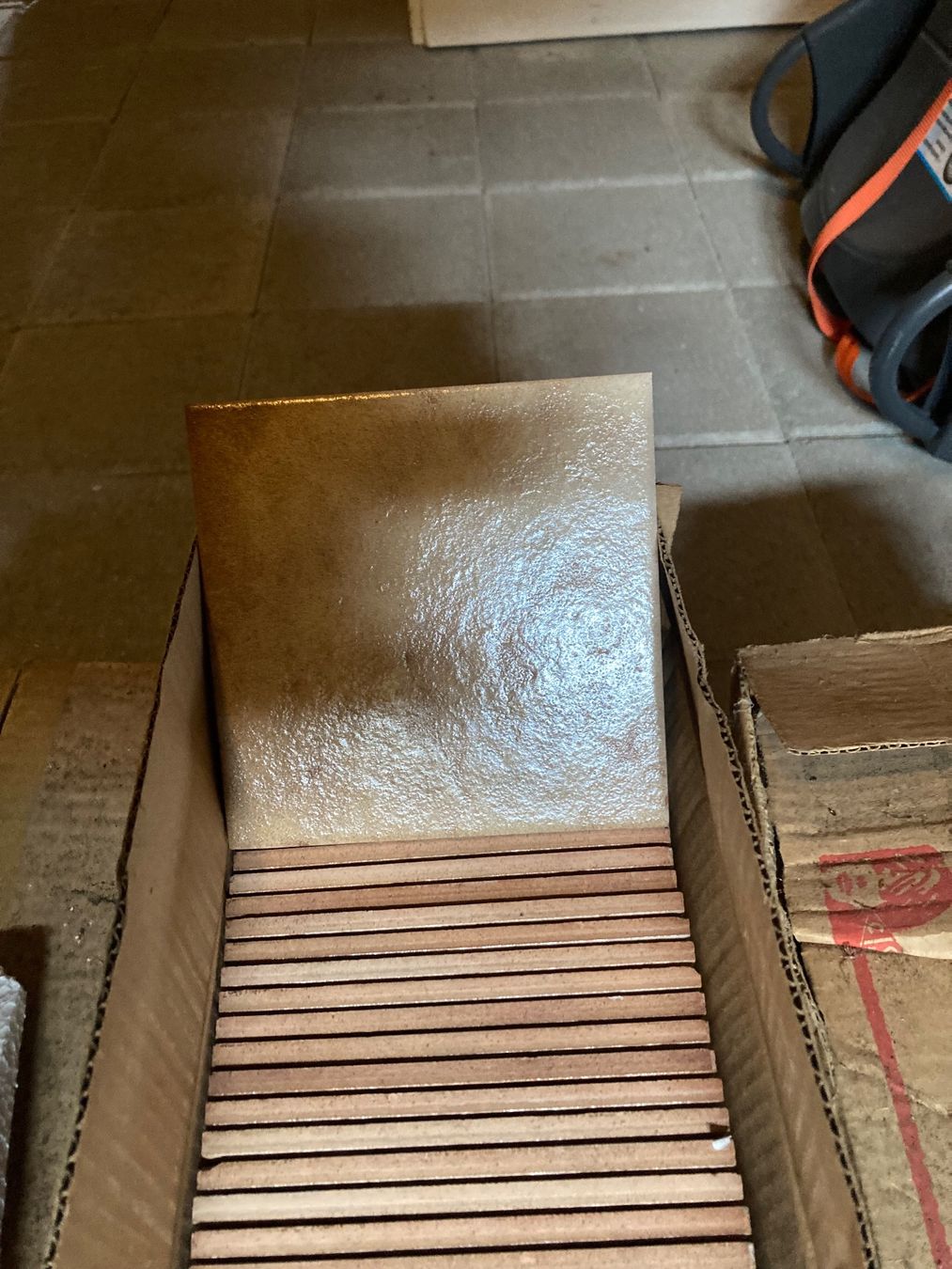 Rivestimenti per pavimenti: Bodenplatten – Usato da Andelfingen venduto da fredi.kramer 1
