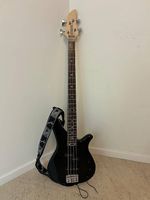 Vendo basso Yamaha e amplificatore Fender