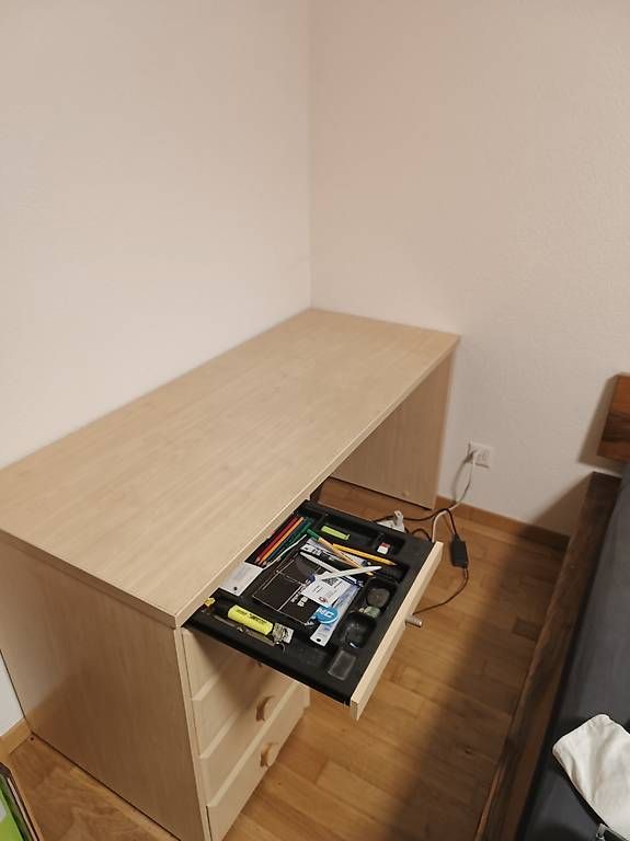 Scrivanie: Pult mit Schubladenstock  – Usato da Pfäffikon ZH venduto da Pa.Walthi