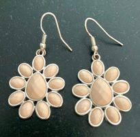 🌸Süsse Ohrhänger, Modeschmuck, Blumen Design🌸
