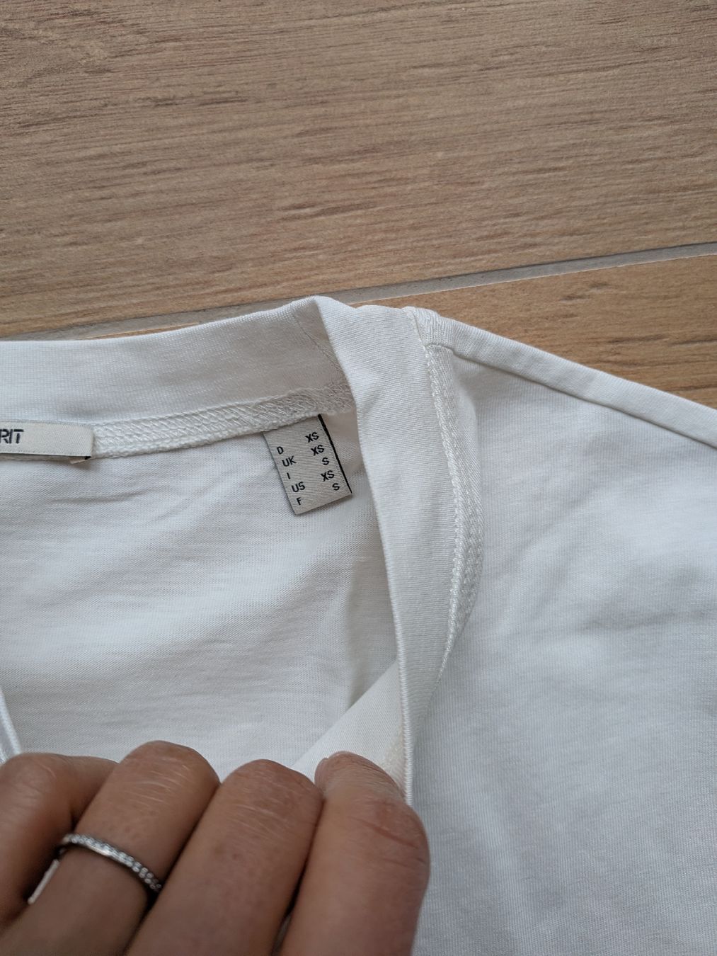 Esprit Top: Esprit T-Shirt Grösse XS – Nuovo (secondo la descrizione) da Eschenbach SG venduto da SanFranciscoCalifornia 2