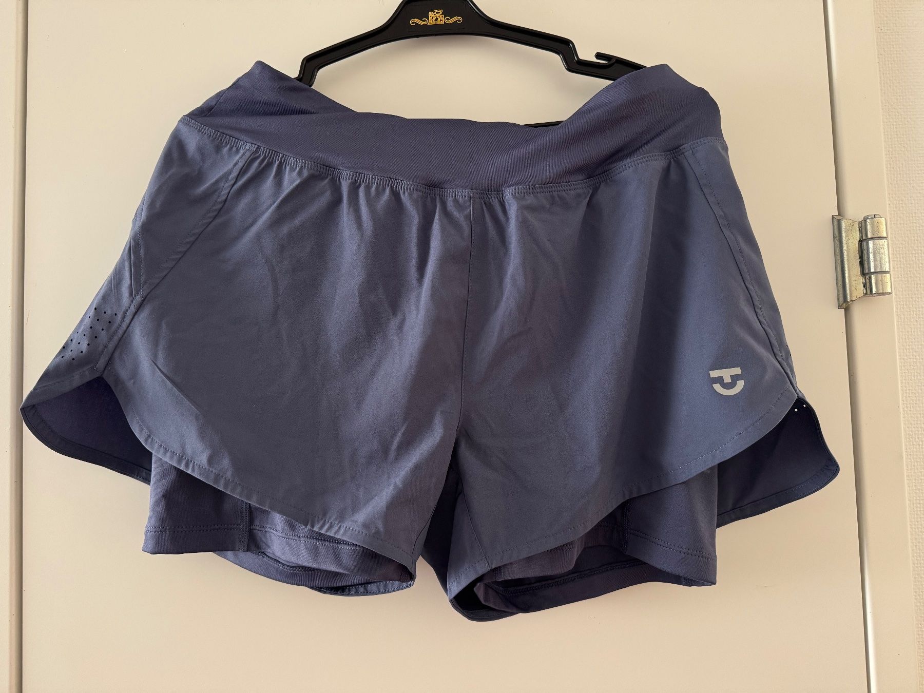 Pantaloni: Shorts 2 in 1 – Usato da Obfelden venduto da cesarina10