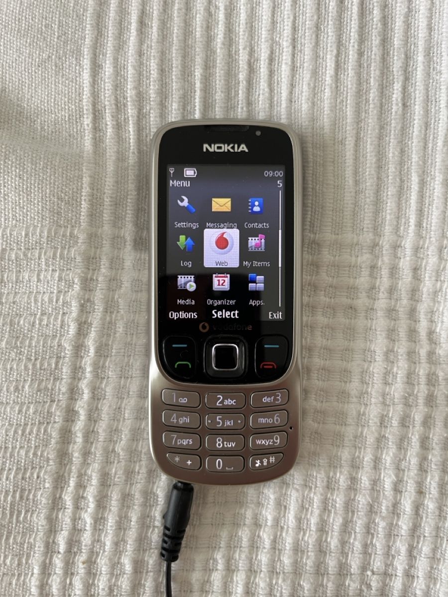 Nokia Telefoni cellulari / Smartphones: Nokia 6303 used mobile phone silver – Usato da Dietlikon venduto da bobbyfolk