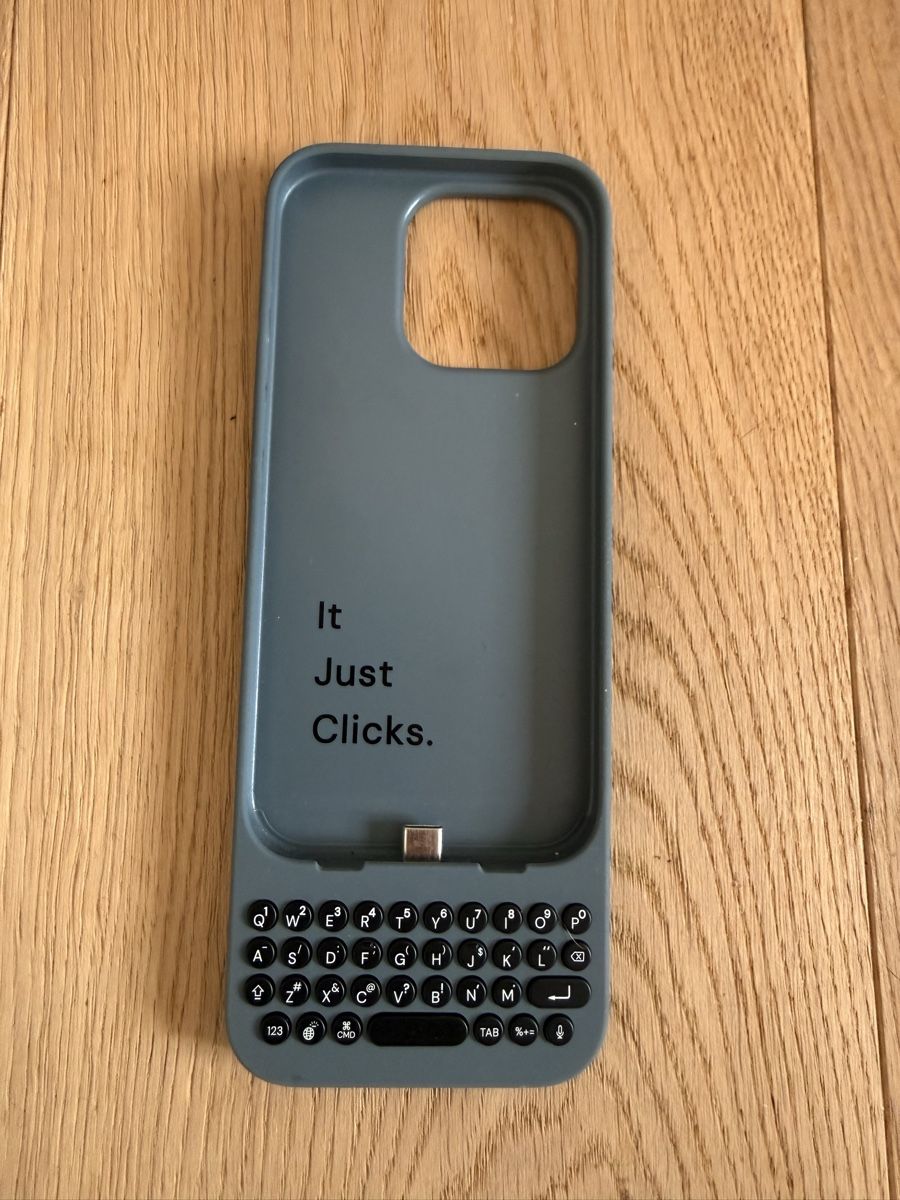 Tastiere: Clicks Keyboard iPhone 15 pro – Usato da Basel venduto da mar_zb6t
