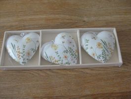 3 schöne Metall Herzen mit Schmetterling und Libelle