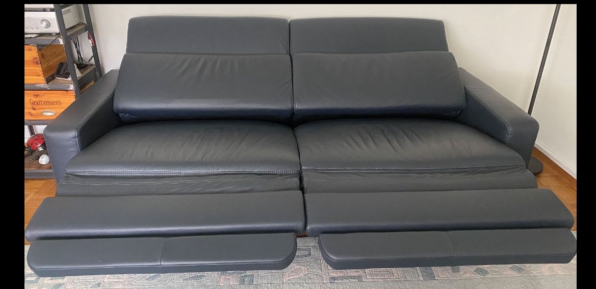 Divani: Echtleder-Sofa, 3-plätzig, mit 2 el. Relaxfunktionen – Usato da Thalwil venduto da Nifili 2
