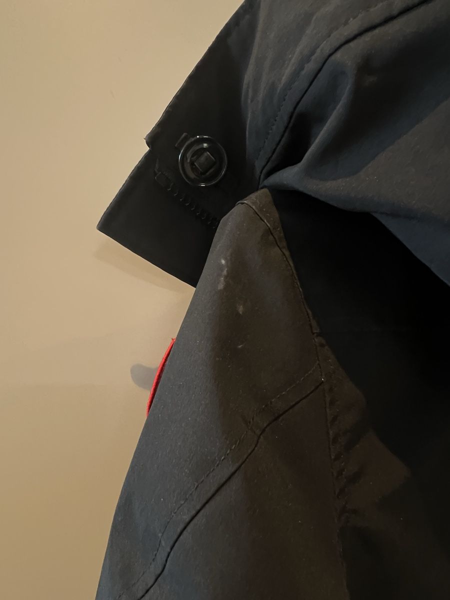 Canada Goose Giacche: Canada Goose Winterjacke, Schwarz, Gr. S – Usato da Täuffelen venduto da lis_cz7q 3