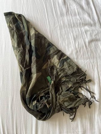 Tuch Tarnmuster dunkelgruen Benetton