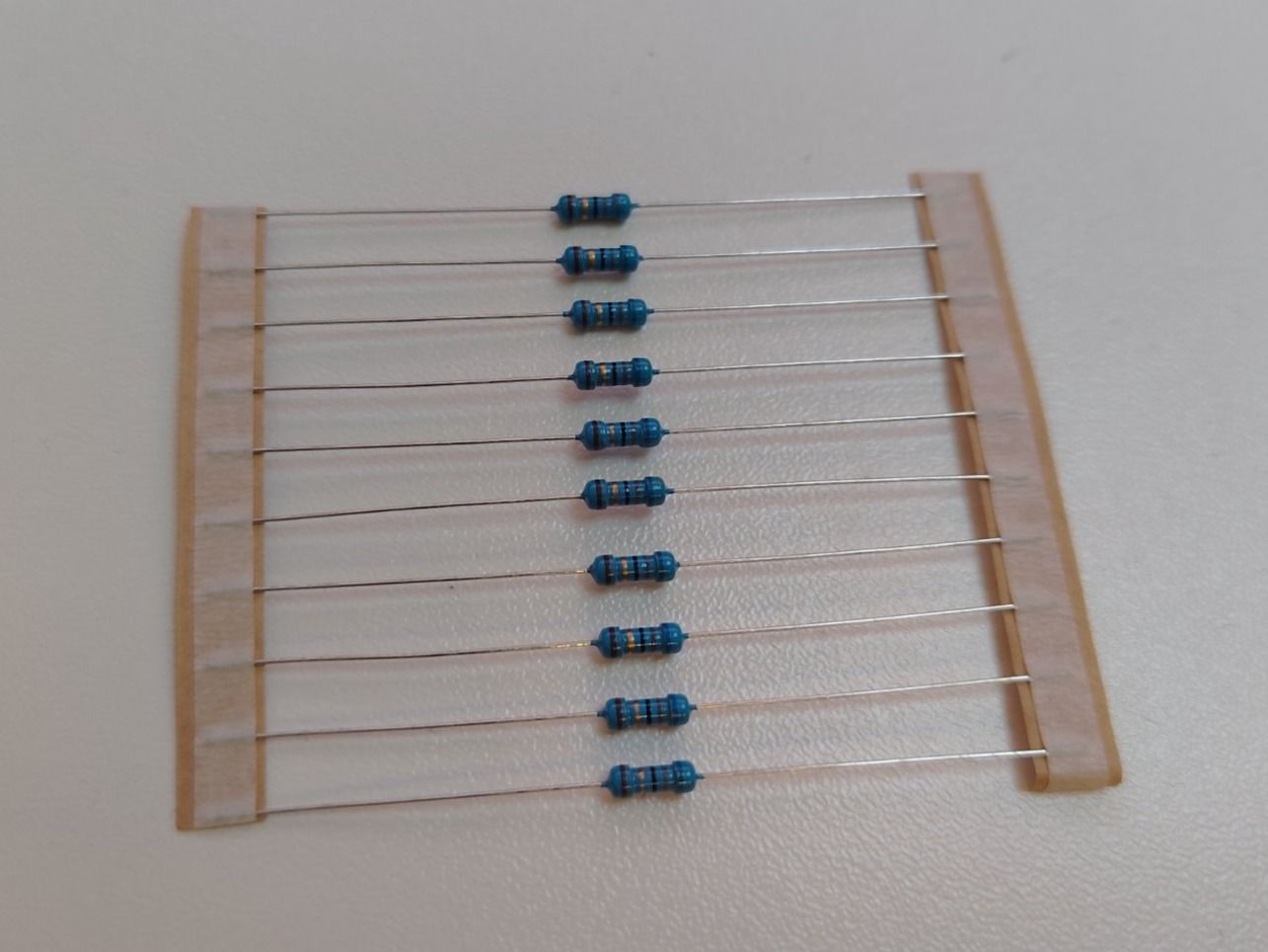 Componenti elettronici: Widerstand 68 Ohm ¼W 1% (10er Pack) – Nuovo (secondo la descrizione) da Liestal venduto da Kratzilla