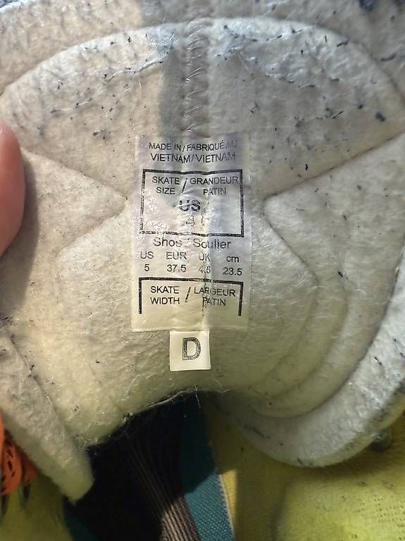 Patins à glace: CCM Schlittschuhe 37.5 – D'occasion à Weinfelden par fabian_b86 1