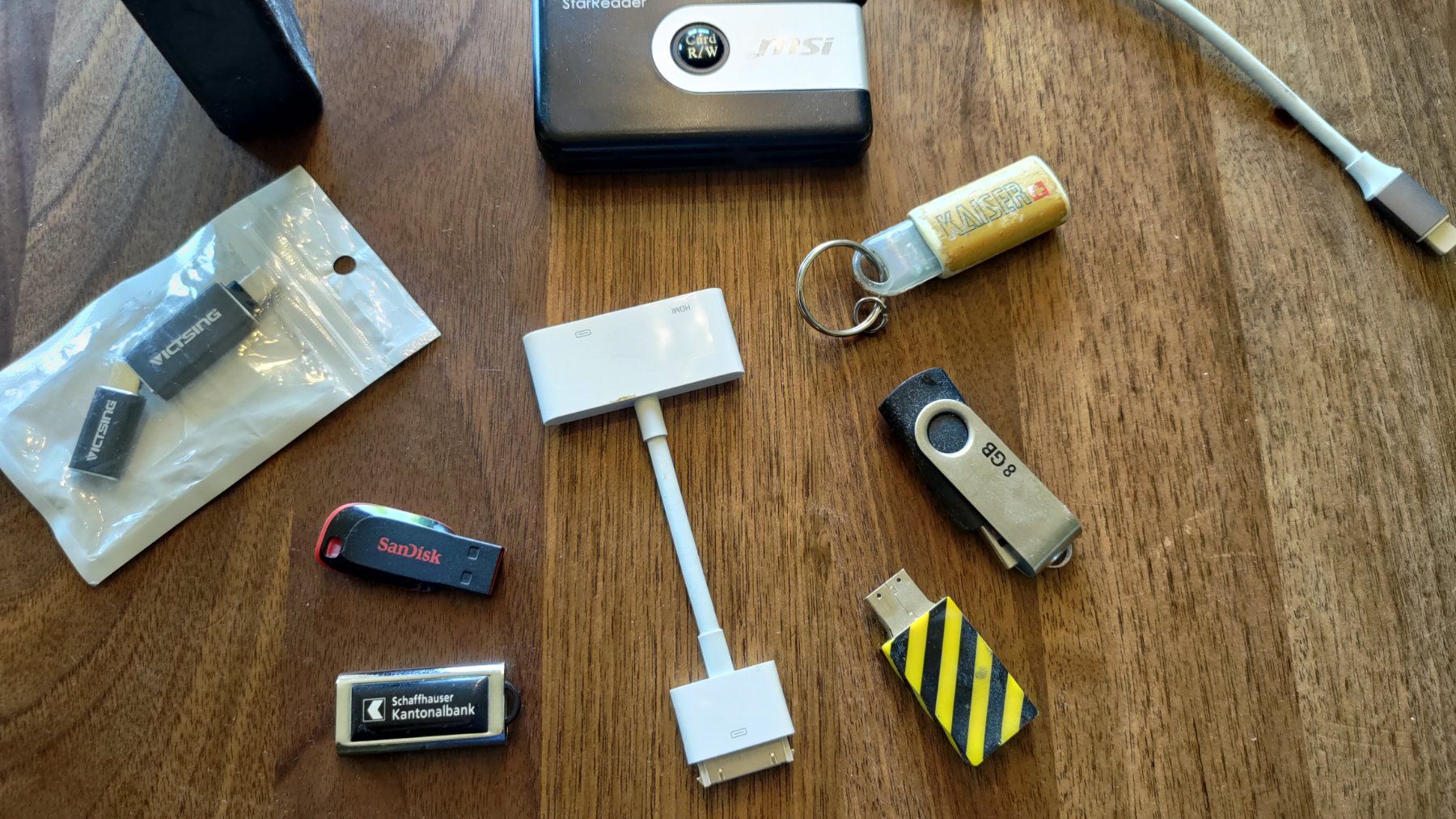 Chiavette USB: Diverse USB Sticks, Adapter, Cardreader ab 1.- – Usato da Dörflingen venduto da anubis-grahl 1