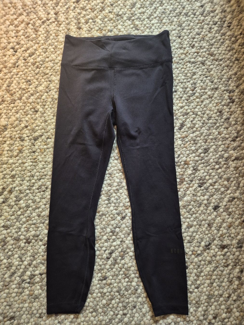Leggings: NOBULL Tights - M - schwarz – D'occasion à Stilli par fiona_pfister