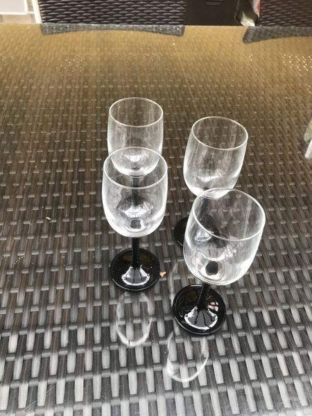 Bicchieri: 4 Gläser – Usato da Bergdietikon venduto da antovale
