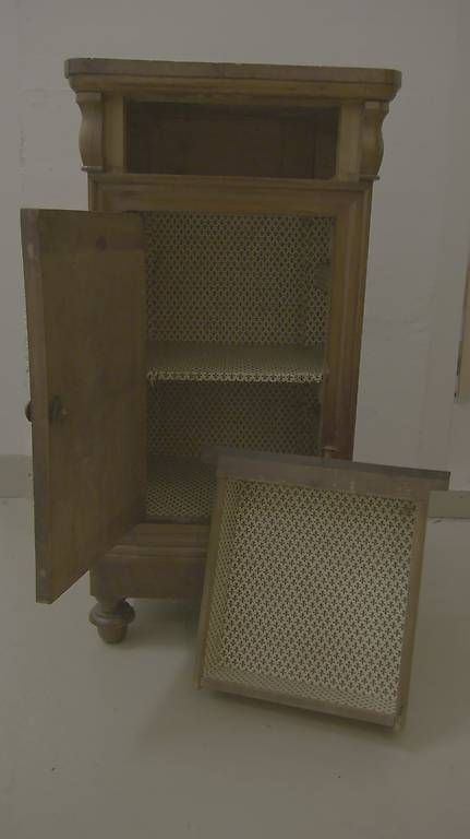 Cassettiere: Vintage-Holzschrank mit authentischem Charme – Usato da Bern venduto da gio_wtd9 1