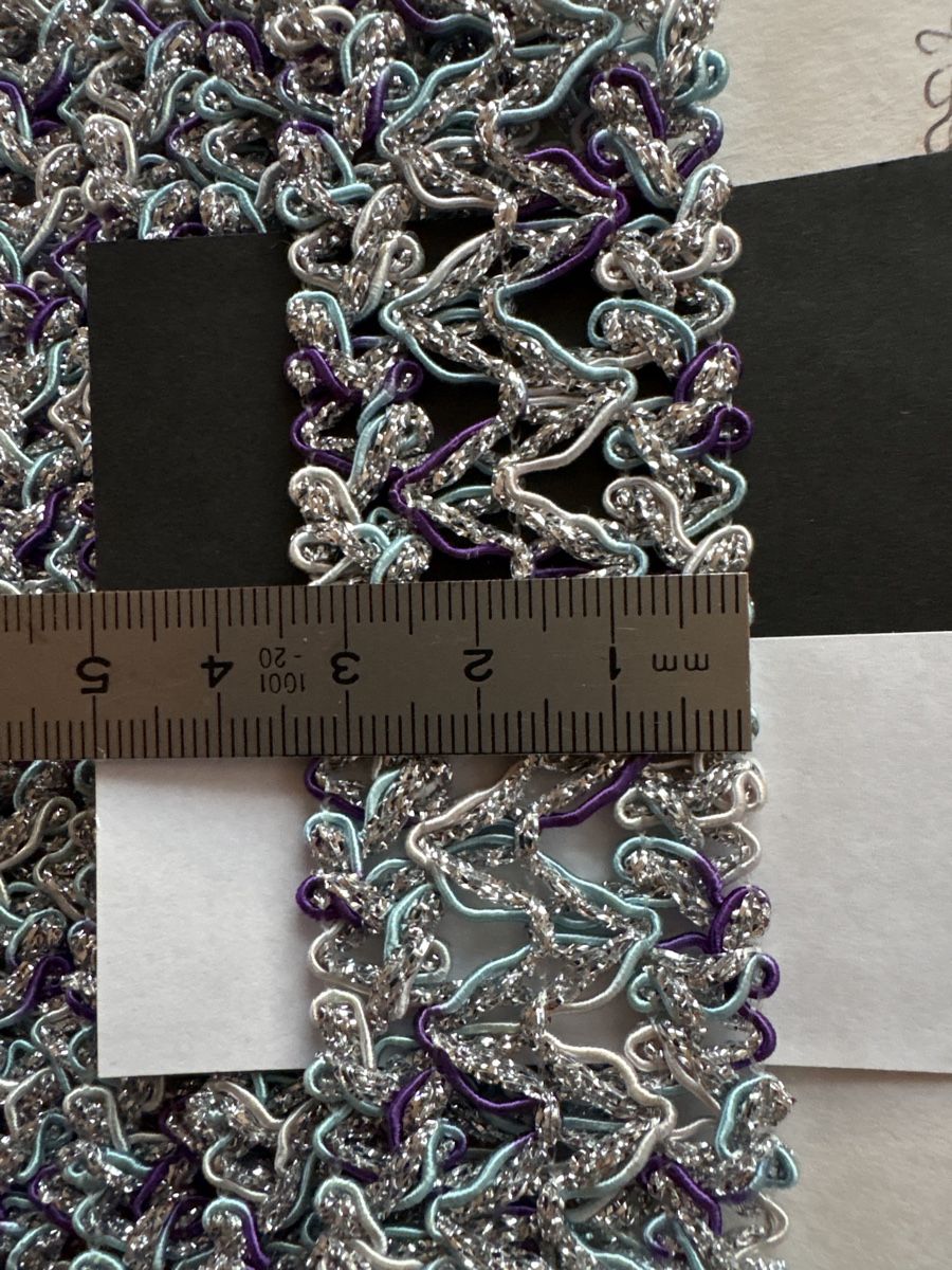 Tessuti: Textilband Bling Bling 430 cm lang – Nuovo (secondo la descrizione) da Rümlang venduto da Sambas19 1