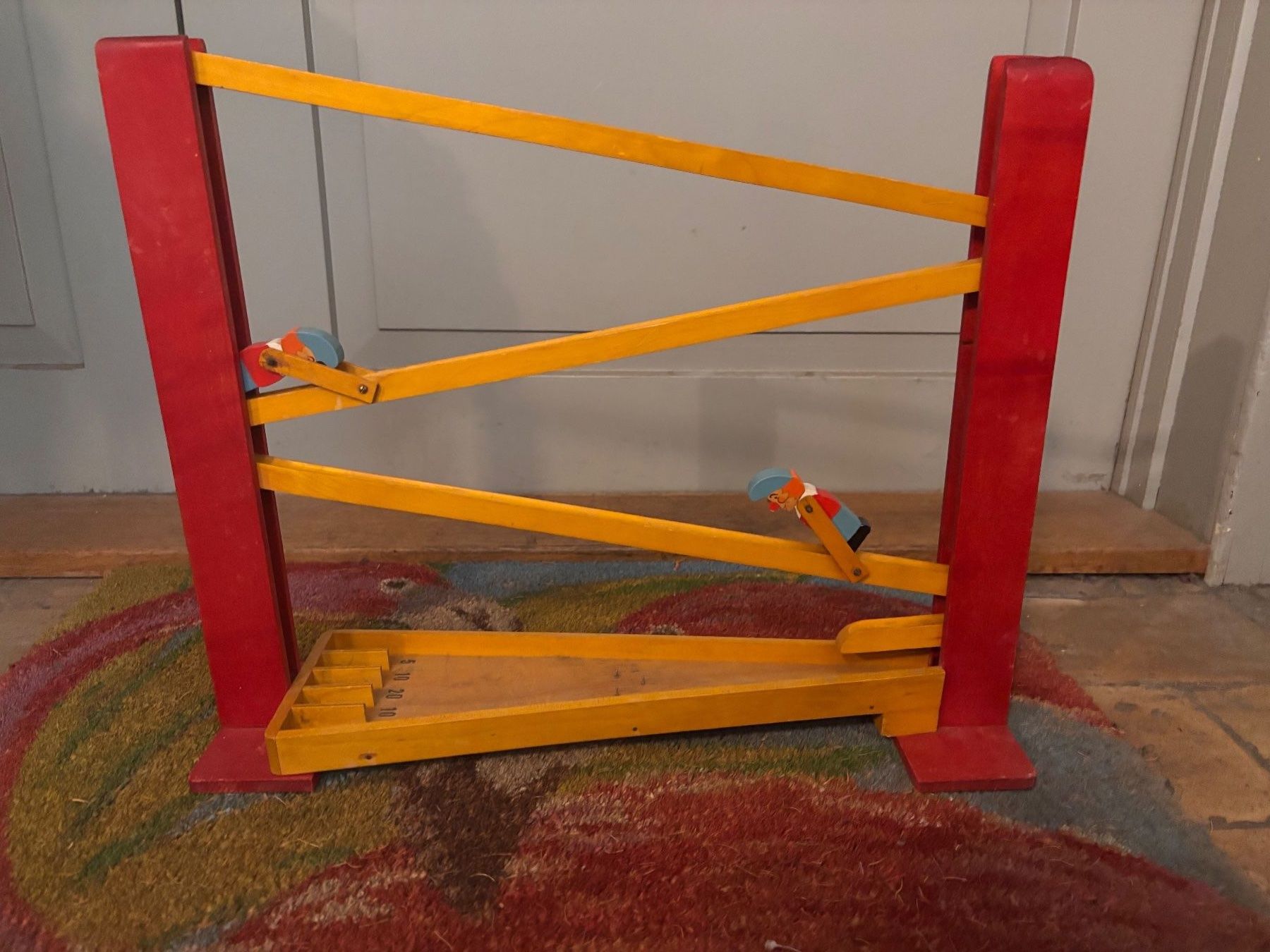 Spielzeuge: Antike "Chügelibahn" mit Figuren – Gebraucht aus Zürich von ScoutFinch