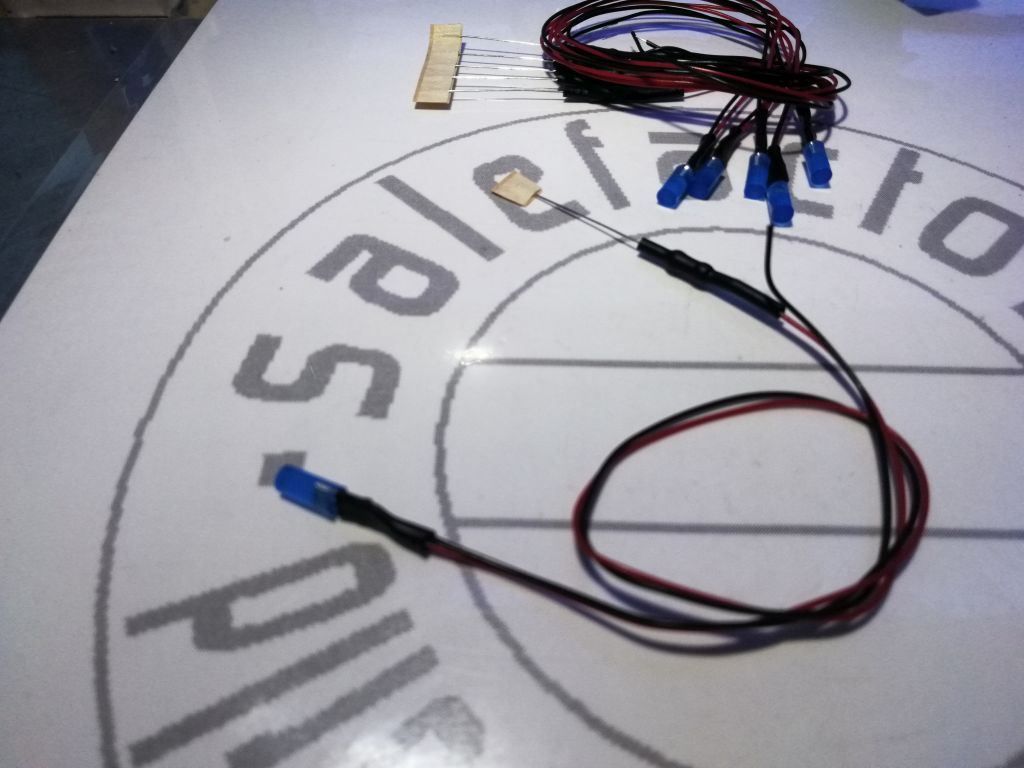 Componenti elettronici: Zylinder-LED blau 3mm verkabelt – Nuovo (secondo la descrizione) da Luzern venduto da Salefactory 2