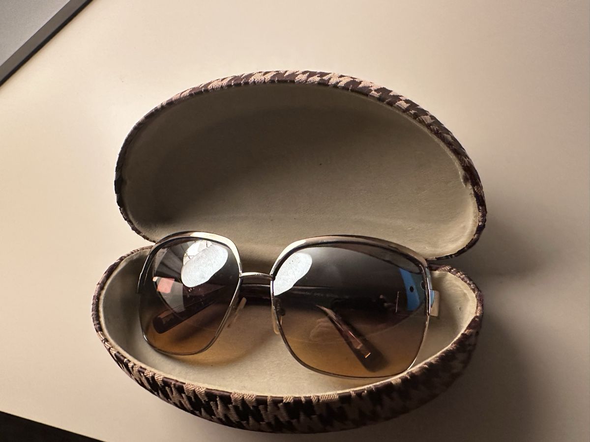 Max Mara Occhiali & Lenti: Stylish MaxMara Sunglasses w/Case – Usato da Zürich venduto da kas_g26m