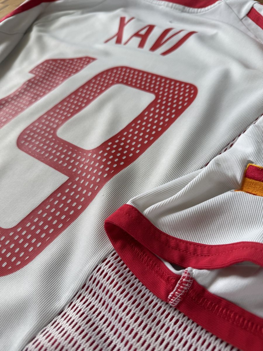 Adidas Canottiere & Pantaloni: Original Xavi Spanien 2002-2004 Trikot M – Usato da Burgdorf venduto da Shirtsy 2