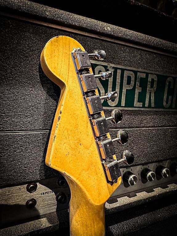 Fender Strumenti musicali: Partcaster stratocaser us parts – Usato da Montreux venduto da Alligator-AMPS 9