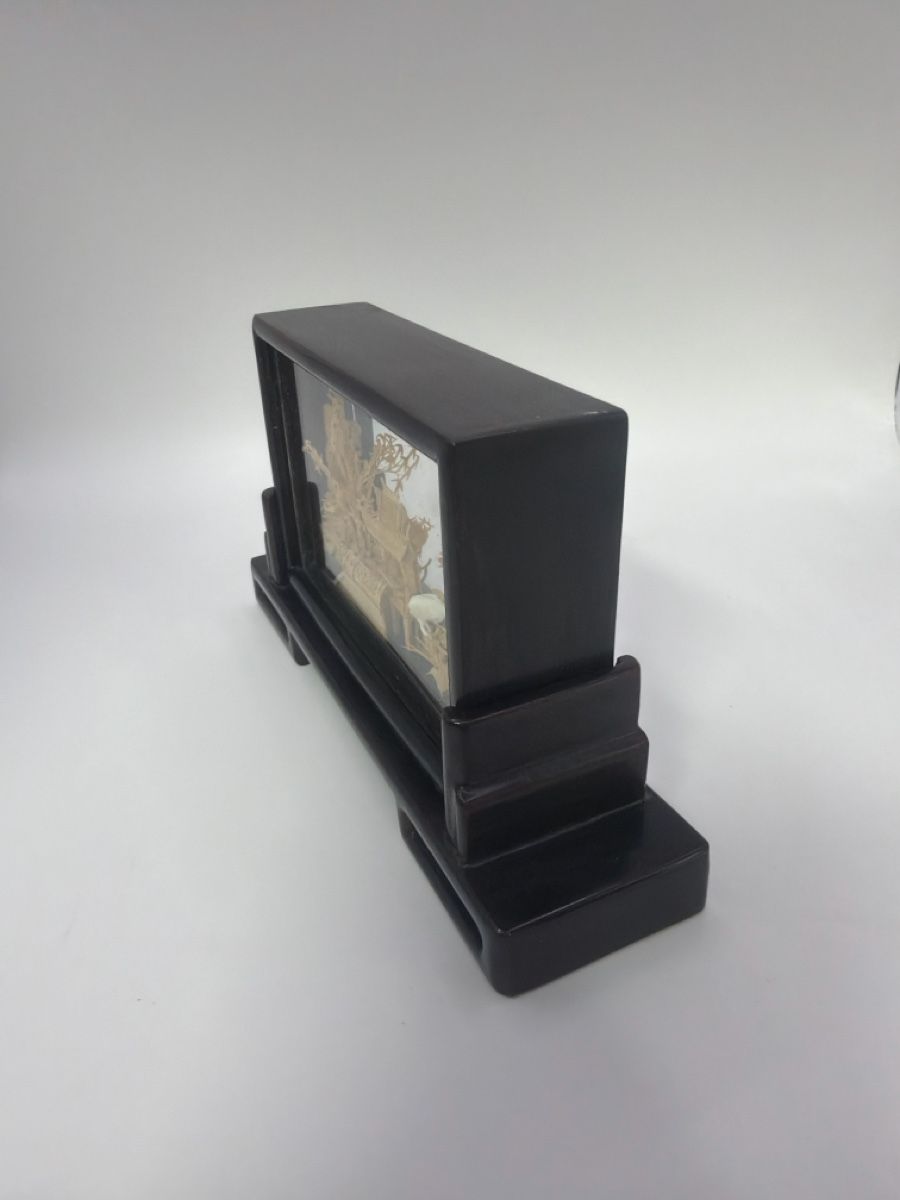 Tutte le decorazioni: Diorama paysage Chinois sculpté à la main  – Usato da Bôle venduto da K200C 2