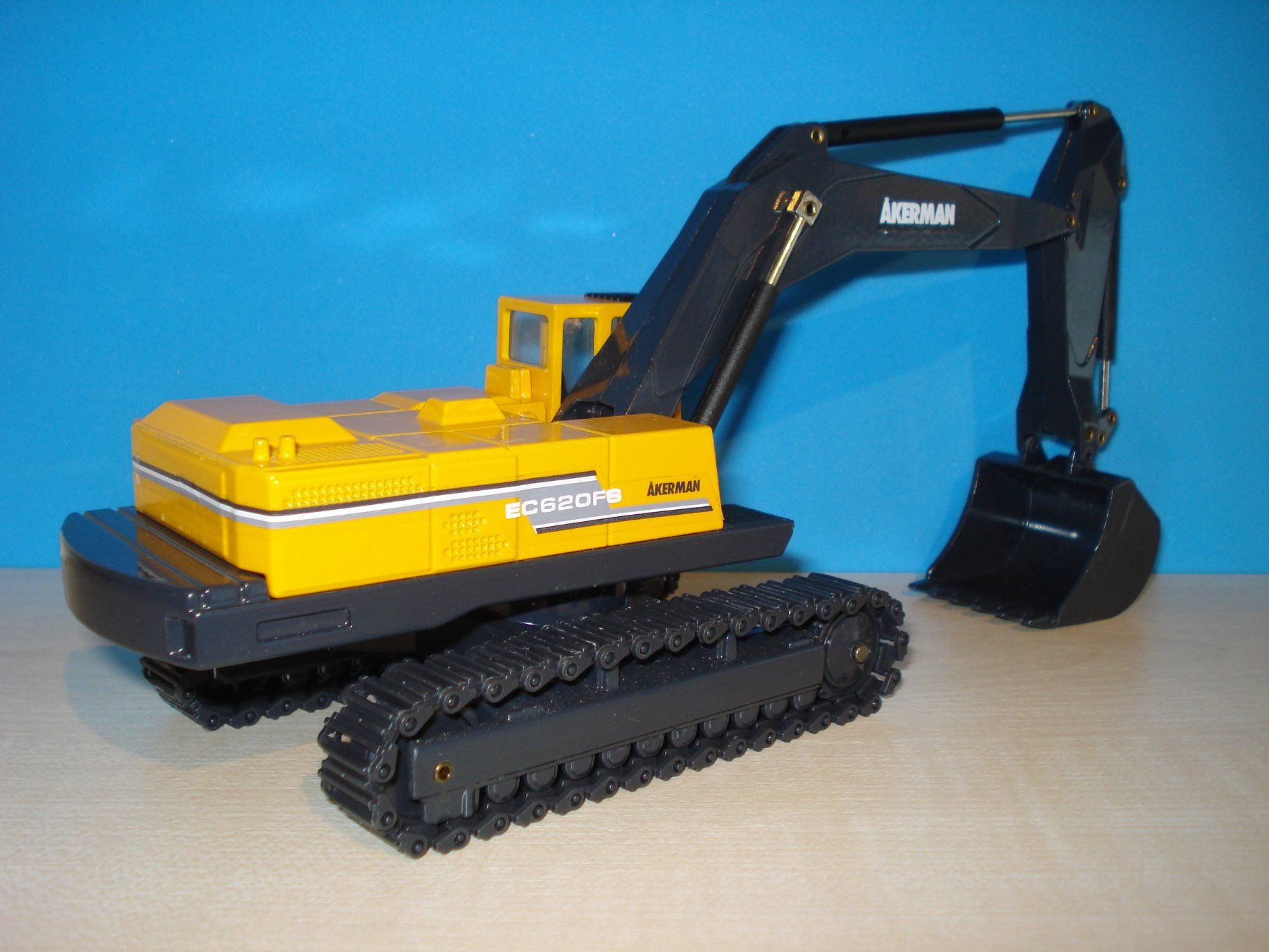 Joal Kits de montage: AKERMAN EC 620 FS Raupenbagger – D'occasion à Mitlödi par worker04 2
