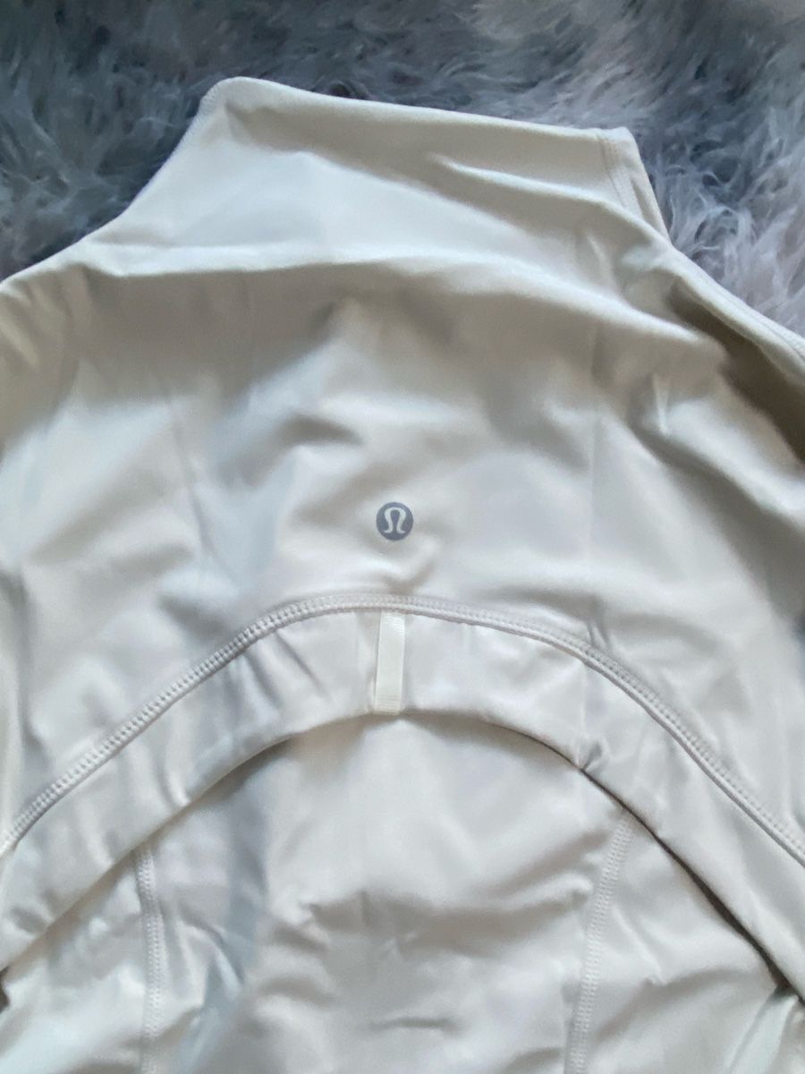 Lululemon Kleiderpakete: Lululemon Gym Set – Neu (gemäss Beschreibung) aus Embrach von NovasOutlet 4
