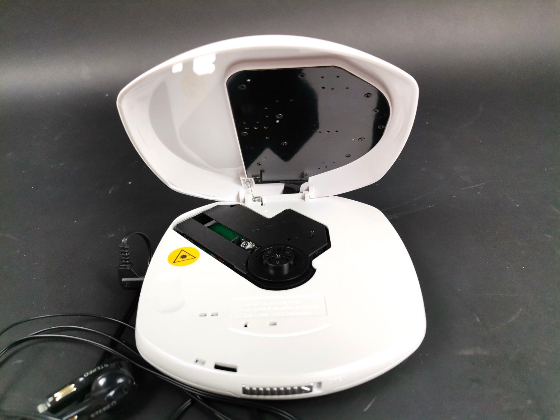 Durabase Tragbarer Mediaplayer: DURABASE Portabler CD-Player – Gebraucht aus Schaffhausen von Restwert_SH 2