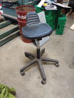 Verstellbarer Werkstatthocker / Drehstuhl